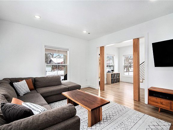 4th image of 1515 Logan St SE