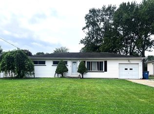 962 Adrian Cir, Girard, OH 44420