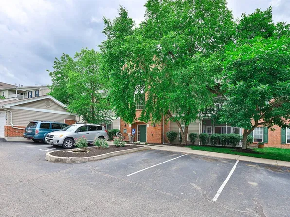5461 Michelles Oak Ct APT A, Green Township, OH 45248