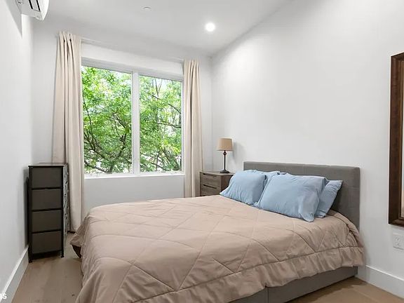 4th image of 258 Winthrop St #4A