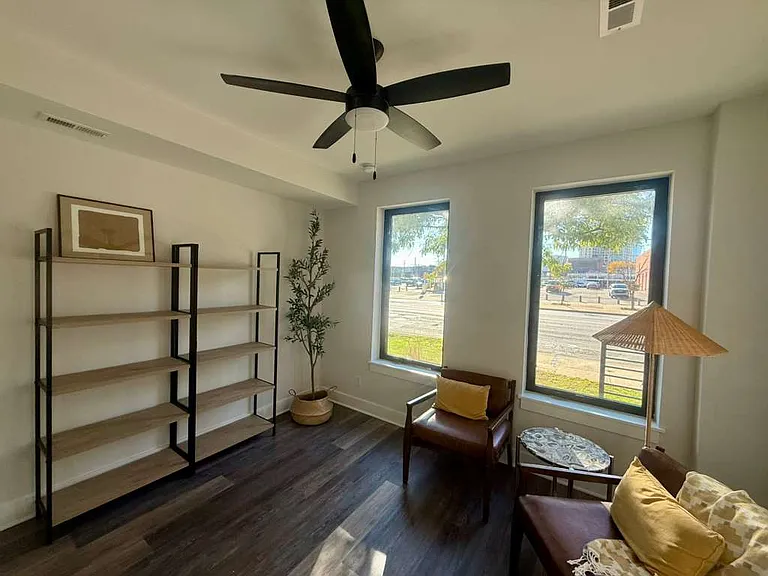 1495 Superior Ave — Photo 5