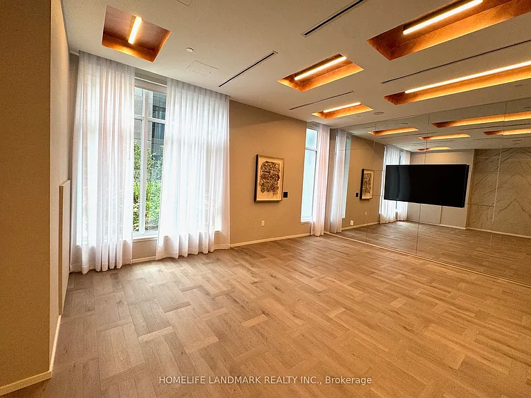 10 Oak St #801 — Photo 11