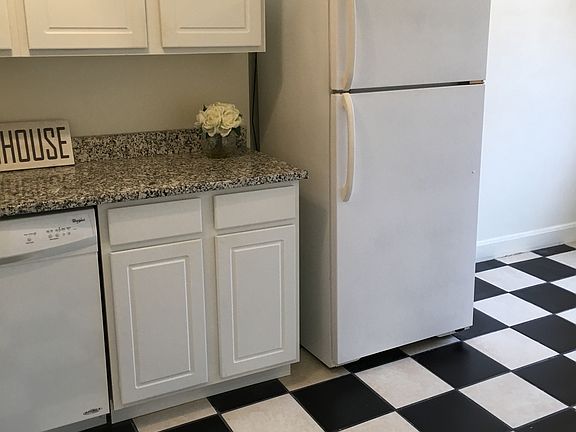4th image of 1316 Morten St APT 302