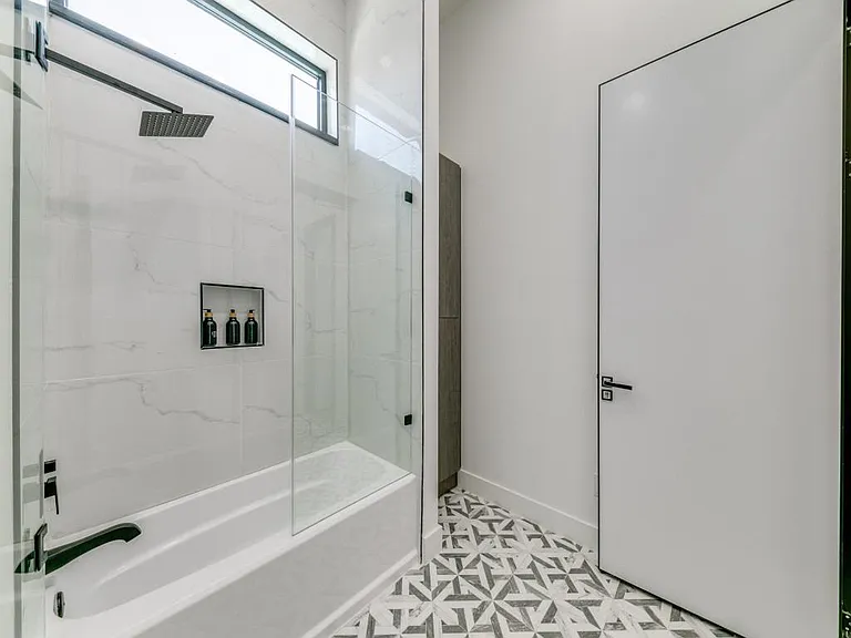 4434 Bonham St — Photo 5