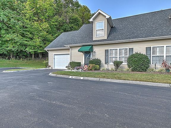 5th image of 605 Stratford Ct #605
