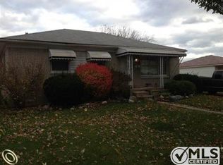 25074 Normandy St, Roseville, MI 48066
