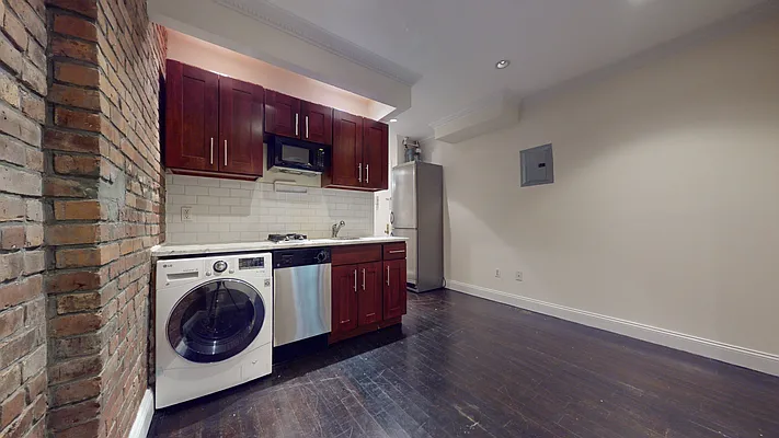 Rented by Bond New York | media 5