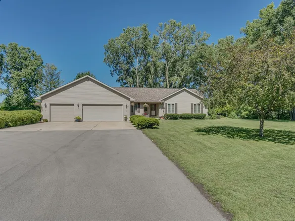 2938 White Pine Rd, Green Bay, WI 54313