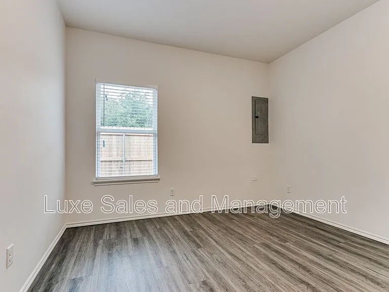 8012 NW 110th Dr — Photo 20