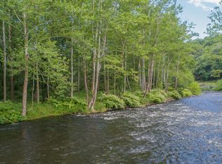 152 Markle Rd, Hawley, PA 18428