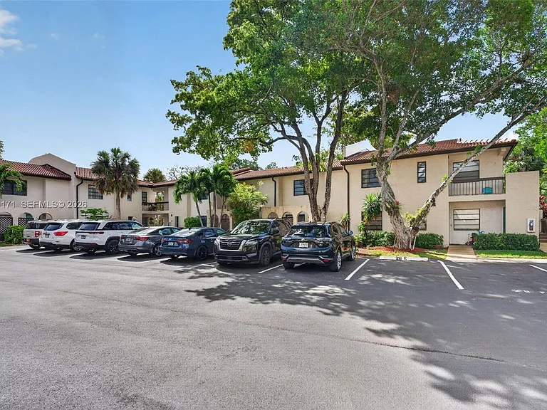 21810 Cypress Cir #26B — Photo 4