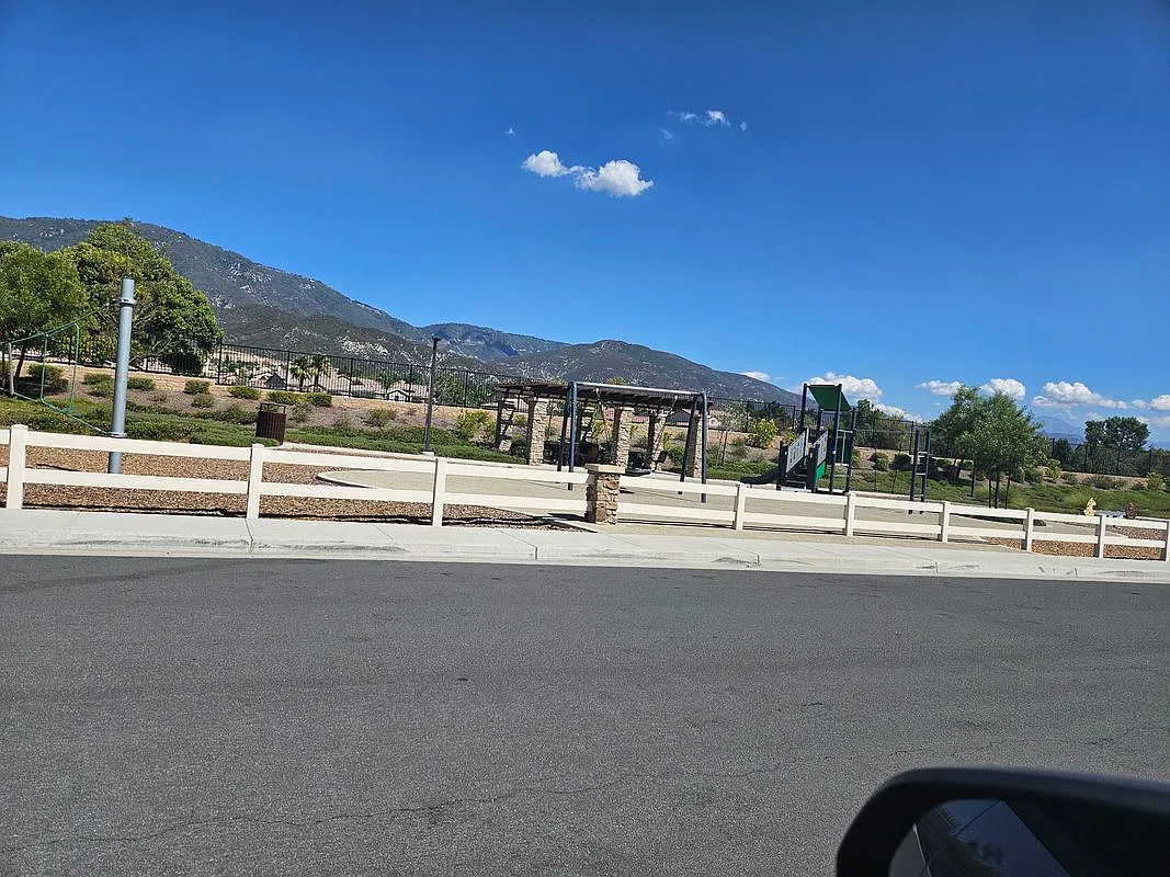 1 bed, 1.0 bath, 700 sqft, $1,975 — Photo 4