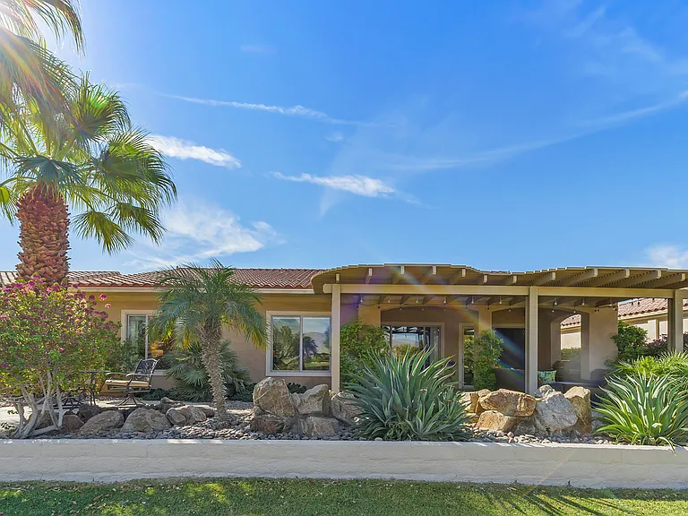 81126 Avenida Lorena — Photo 36