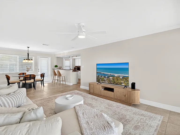 1550 Gulf Shore Blvd N #E6 — Photo 12