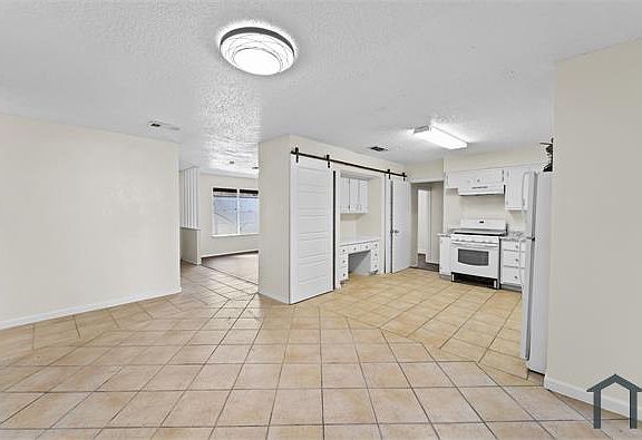 4th image of 6135 Fir Valley Dr