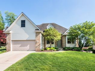 1059 Lincoln Dr, Brighton, MI 48116