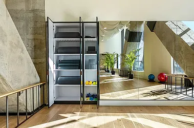 Rented by VESNA REALTY