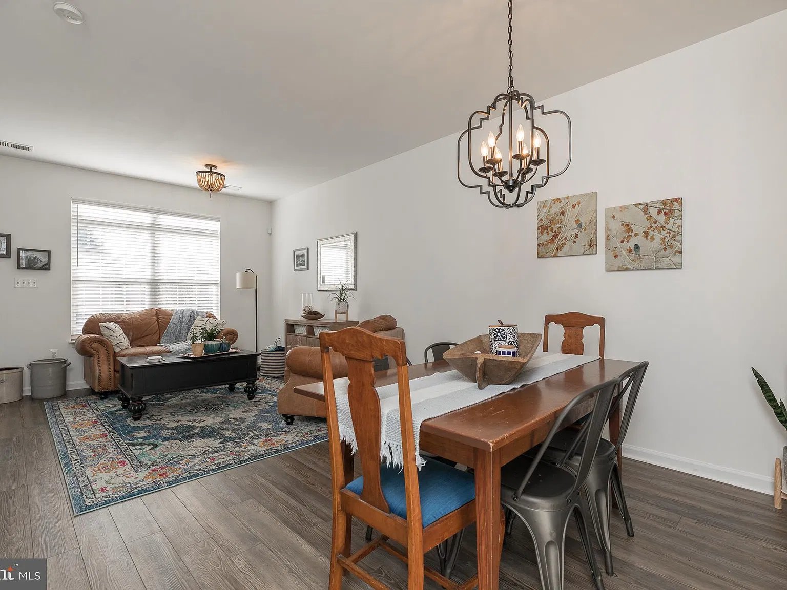3 bed, 2.5 bath, 1826 sqft, $2,200 — Photo 4