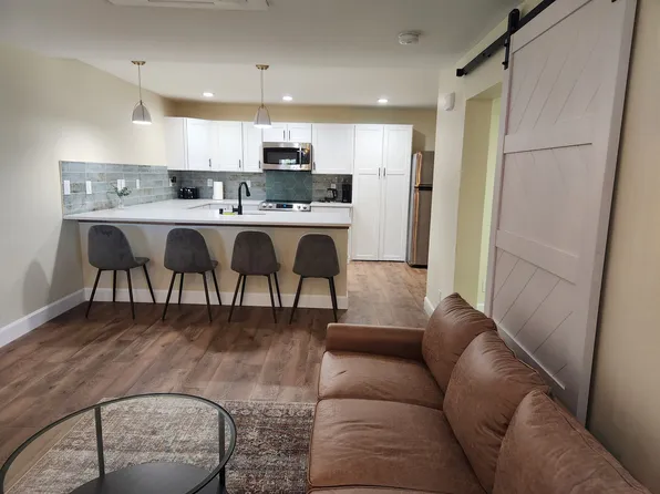 306 Hazeldine Ave SW #6, Albuquerque, NM 87102