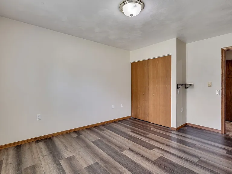 121 N Steiner Ter — Photo 11