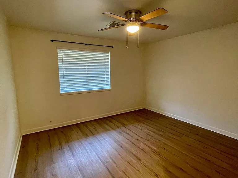 2102 Emerson St — Photo 12