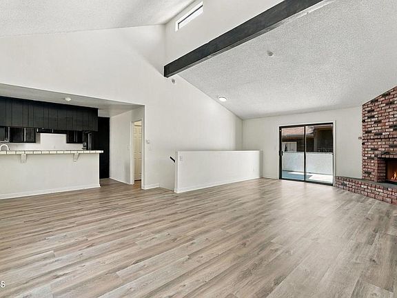 2nd image of 2718 Vanderbilt Ln #B