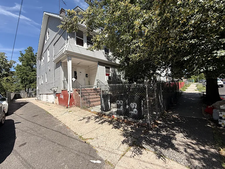 89-91 Tremont Ave #3 — Photo 5