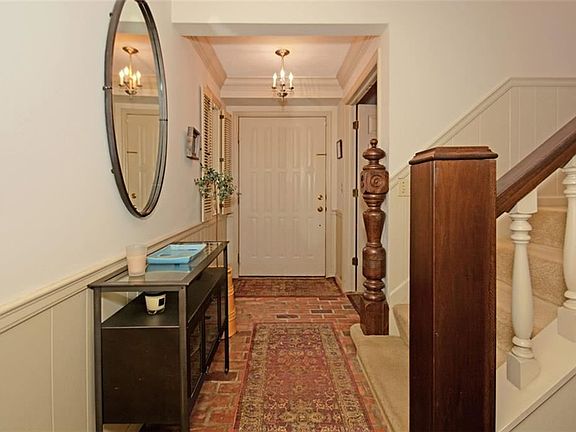 2nd image of 4 Baldwin Ln #4