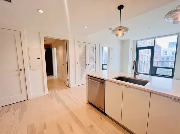 32 Traveler St Unit 613, Boston, MA 02118