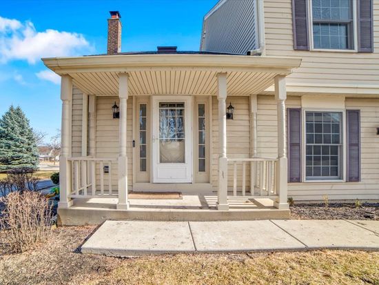 2664 College Hill Cir #381, Schaumburg, IL 60173