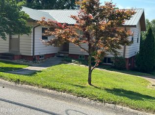 197 Outer Dr, Oak Ridge, TN 37830