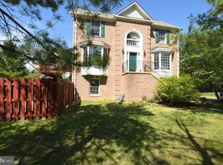 5832 Clapham Rd, Alexandria, VA 22315