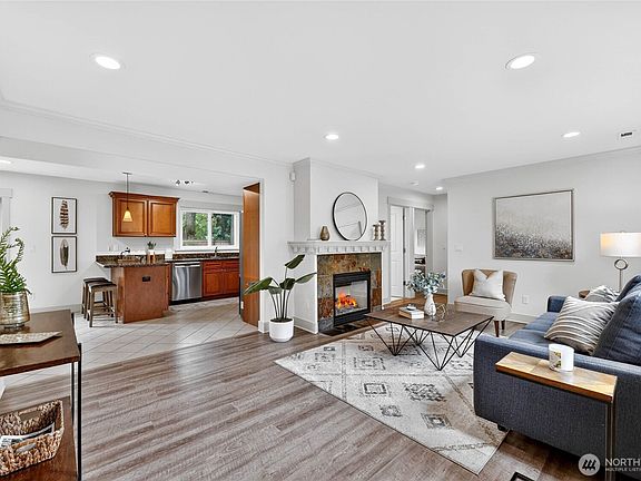 3rd image of 22207 48th Avenue W