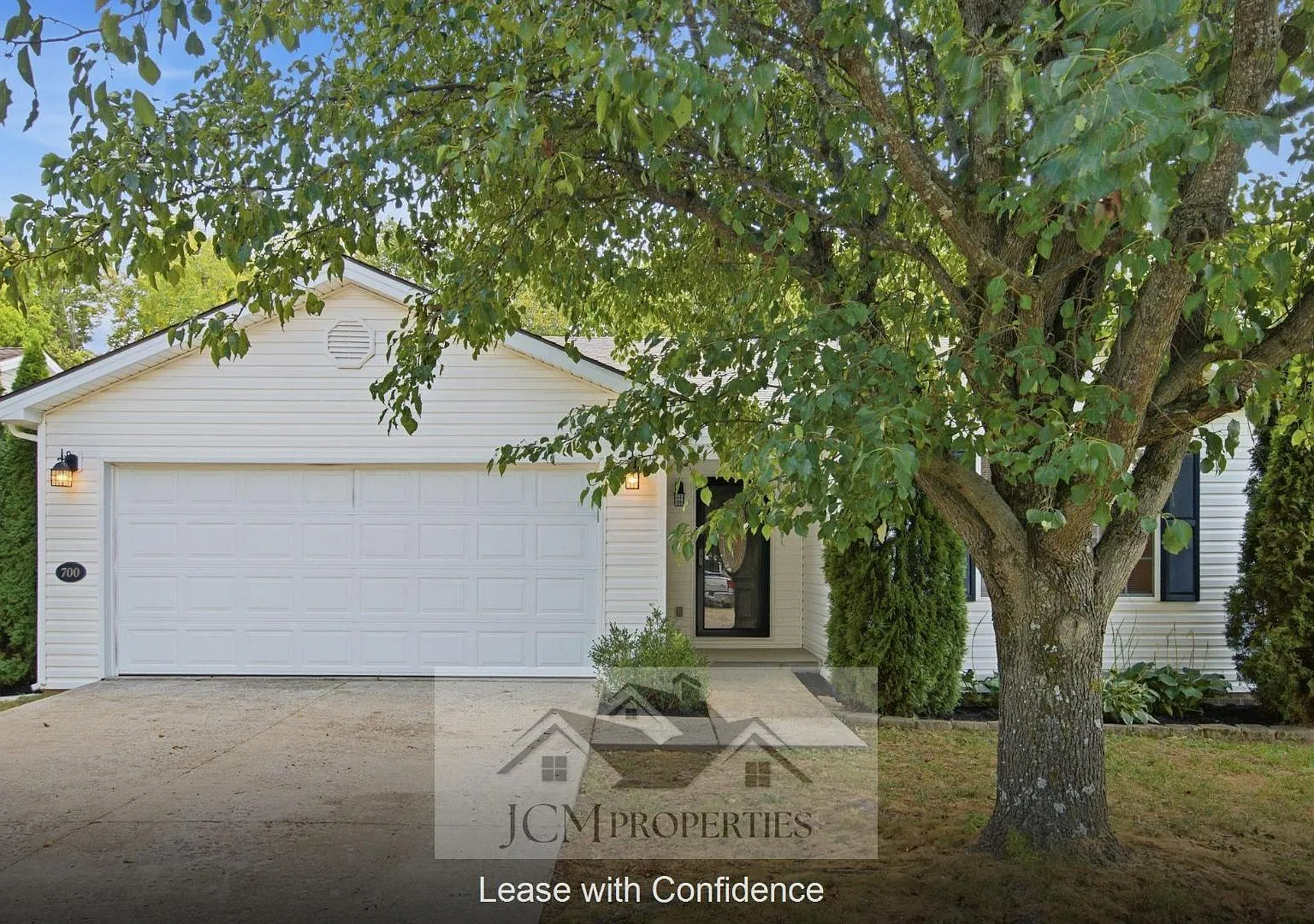 700 Cottonwood Dr — Photo 3