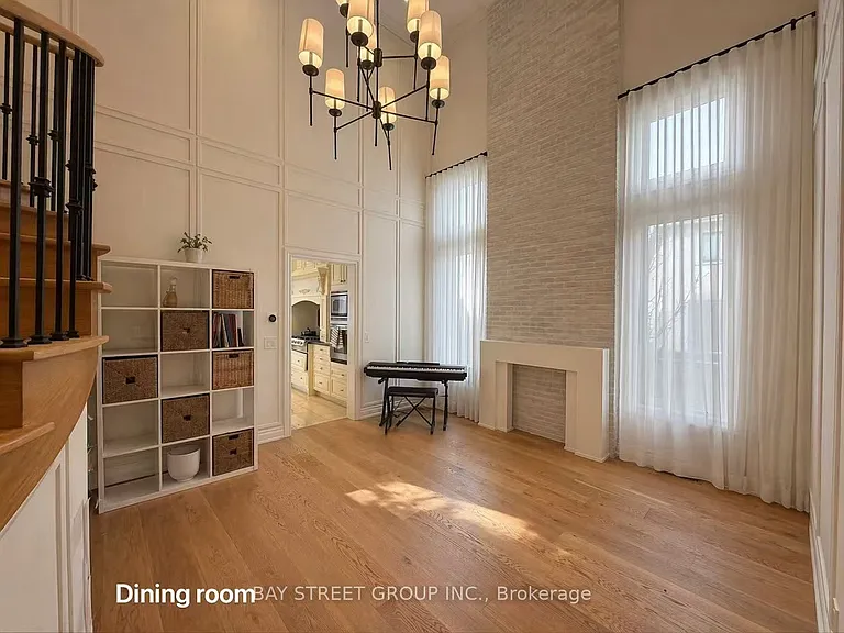 42 Fouracre Way #UPPER LEVEL — Photo 16