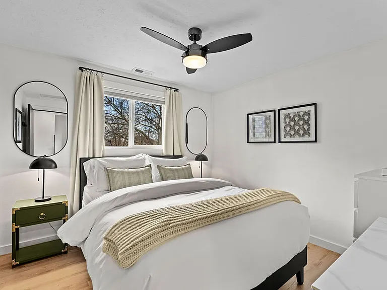 2215 N Atlantic St #C — Photo 3