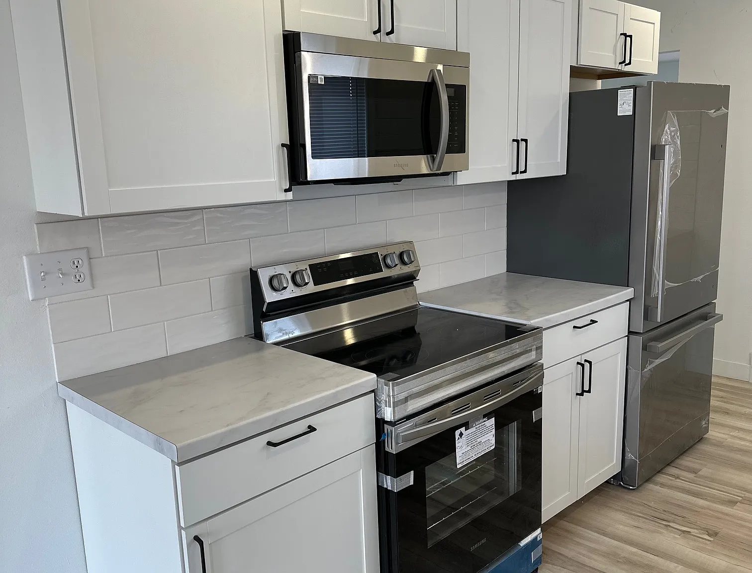 3 bed, 1406 sqft, $1,635 — Photo 3