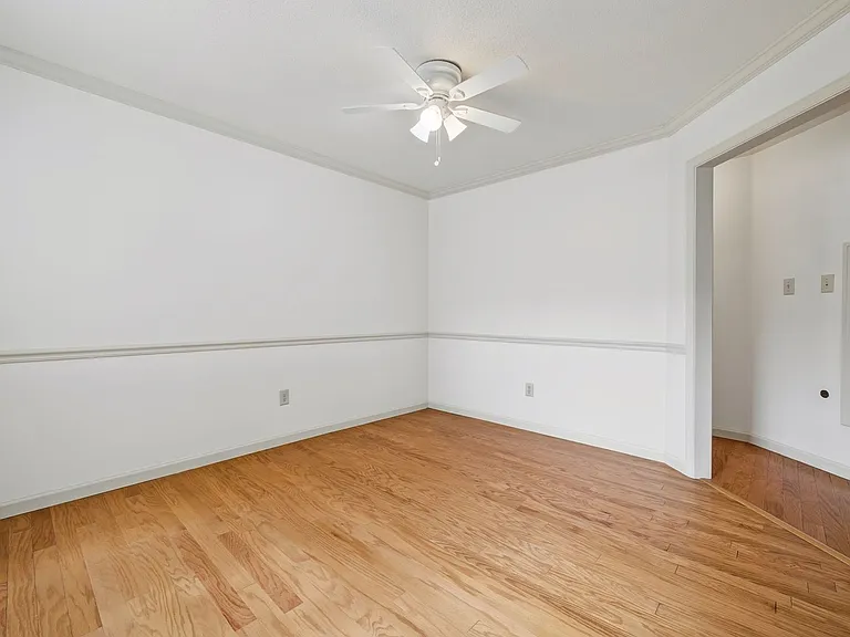 109 Larkspur Holw — Photo 17