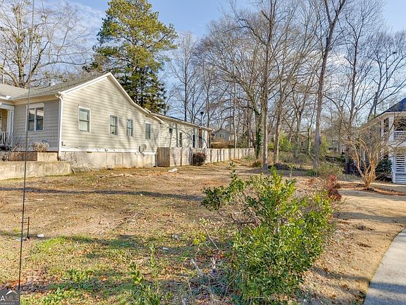 3rd image of 184 Olympic Pl