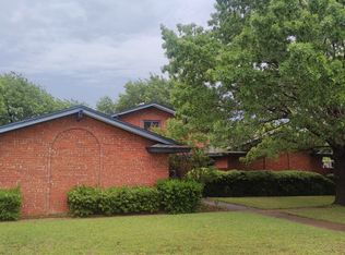 23 Bounty Rd E, Benbrook, TX 76132