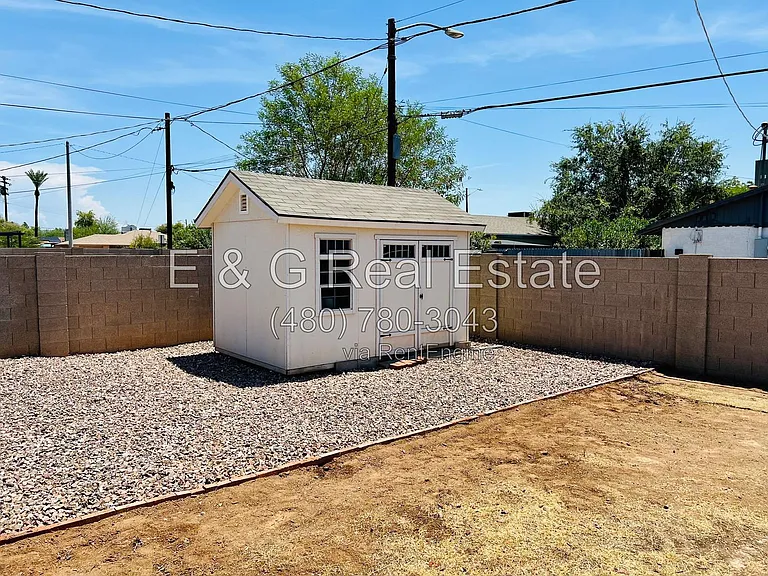 1711 W Montecito Ave — Photo 27