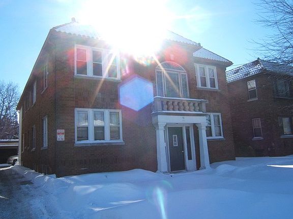 2nd image of 2122 Auburn St