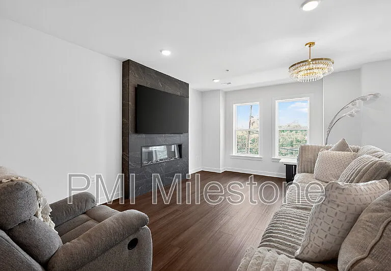 16162 Frederick Rd — Photo 7