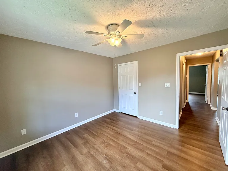 922 L C Ave — Photo 8
