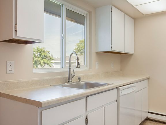 5th image of 4024 S Regal St APT 201