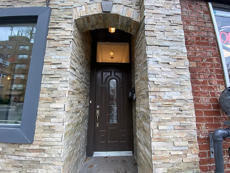 385 Jane St #UPPER FRONT — Photo 21