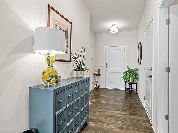 5th image of 252 Cassingham Ln