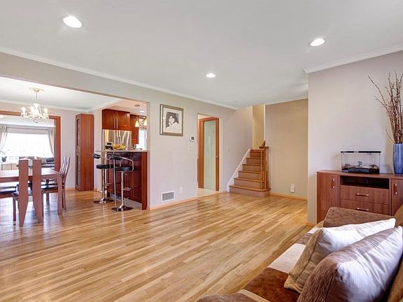 4th image of 24 Bryant Dr #1