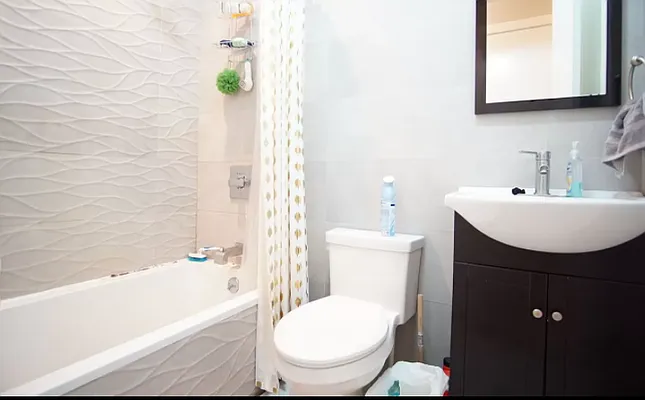 Rented by Greenrock Management | media 33