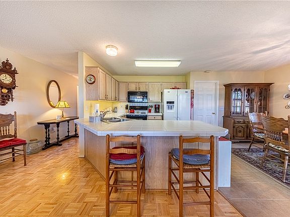 3rd image of 409 SW 20th St